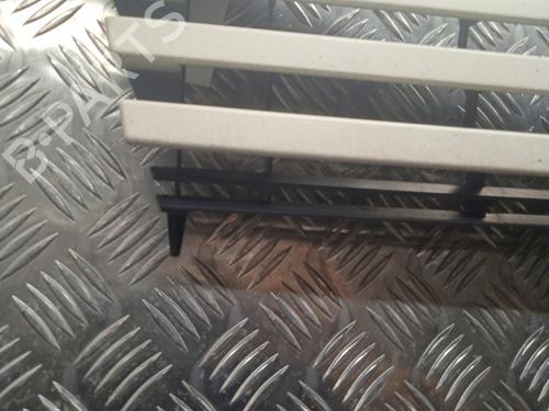 Grille PEUGEOT 205 II (20A/C) 1.7 Diesel | BP21277543C40