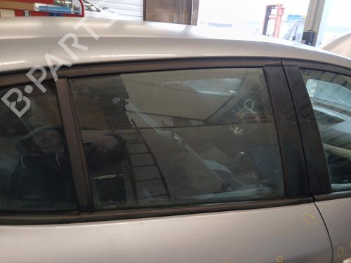 Dør rude højre bagtil RENAULT MEGANE III Hatchback (BZ0/1_, B3_) 1.5 dCi (BZ09, BZ0D, BZ1W, BZ29, BZ14) (110 hp) 32981834