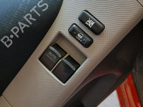 Left front window switch TOYOTA YARIS (_P9_) 1.4 D-4D (NLP90_, NLP90R) | BP38100938I27 - Image 2