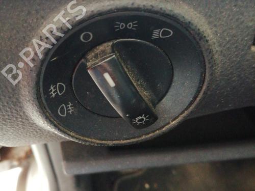 Used Headlight switch VW POLO (9N_, 9A_) 1.4 TDI (70 hp) 27612788