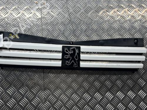 Used Grille PEUGEOT 205 II (20A/C) 1.7 Diesel (60 hp) 21277596
