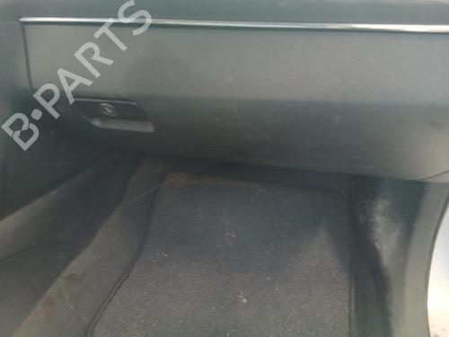 Used Glove box Glove box TOYOTA AVENSIS Saloon (_T27_) 2.2 D-4D (ADT271_, ADT271R) (150 hp) 29888769 29888769
