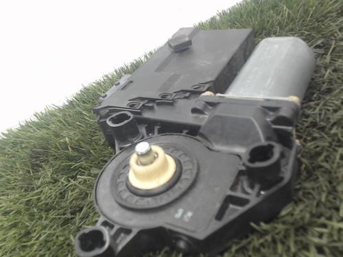 Right front window motor PEUGEOT 307 (3A/C) 2.0 HDi 90 | BP20882303E20 