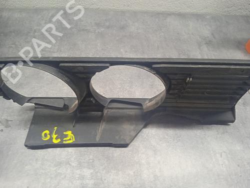 Grelha Grelha BMW 3 (E30) 316 i (100 hp) 21278516 21278516