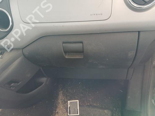 Used Glove box PEUGEOT PARTNER Box Body/MPV 1.6 HDi (75 hp) 28491193