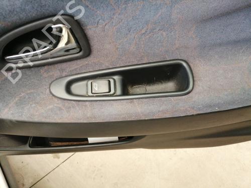 Right front window switch VOLVO V40 Estate (645) 1.6 | BP24402776I26 