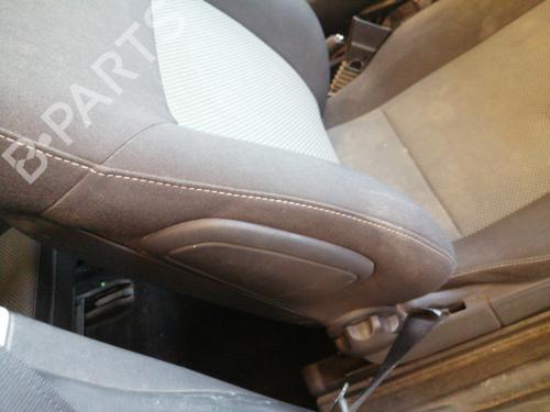 Right front seat OPEL MERIVA A MPV (X03) 1.7 CDTI (E75) | BP28018972C16 