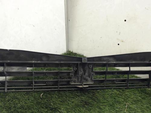 Used Grille Grille 21275898 21275898