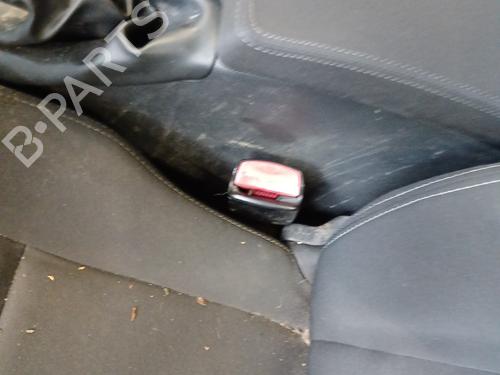 Engate do cinto RENAULT MEGANE III Hatchback (BZ0/1_, B3_) 1.5 dCi (BZ09, BZ0D, BZ1W, BZ29, BZ14) (110 hp) 32981847