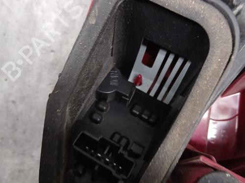 Farolim direito Farolim direito PEUGEOT 207 (WA_, WC_) 1.4 HDi (68 hp) 36009979 36009979
