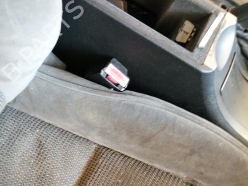 Used Seat buckle PEUGEOT 407 (6D_) 2.0 HDi 135 (6DRHRH, 6DRHRE, 6DRHRG, 6DRHRJ) (136 hp) 26740708