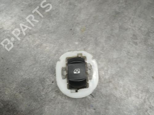 Used Right front window switch RENAULT MEGANE II (BM0/1_, CM0/1_) 1.6 16V (BM0C, CM0C) (113 hp) 28124679