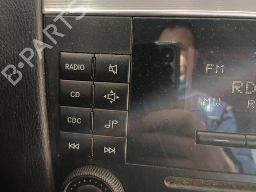 Used Radio Radio MERCEDES-BENZ C-CLASS (W203) C 220 CDI (203.008) (150 hp) 32113677 32113677