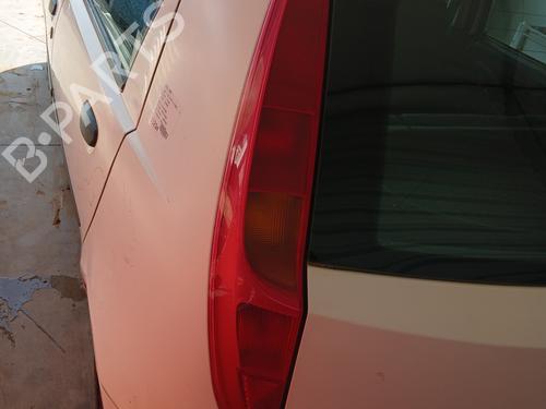 Used Left taillight FIAT PUNTO (188_) 1.2 60 (188.030, .050, .130, .150, .230, .250) (60 hp) 32176205