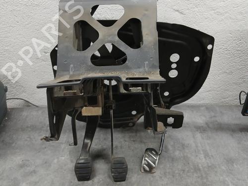 Pédale RENAULT TWINGO I (C06_) 1.2 (C066, C068) (58 hp) 28300806