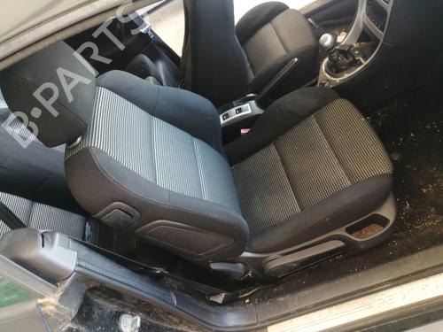 Right front seat PEUGEOT 307 CC (3B) 2.0 HDi 135 | BP25282042C16 