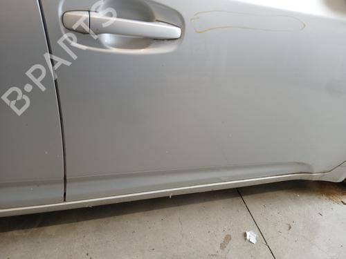 Used Right front door TOYOTA AVENSIS Saloon (_T27_) 2.2 D-4D (ADT271_, ADT271R) (150 hp) 29888752