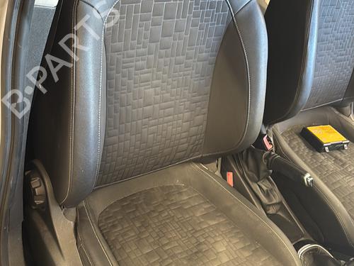 Sæde højre fortil OPEL CORSA E (X15) 1.3 CDTI (08, 68) (75 hp) 31279568