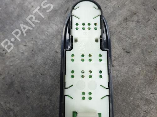 Left front window switch CITROËN C3 II (SC_) 1.0 VTi 68 | BP38456653I27 - Image 2