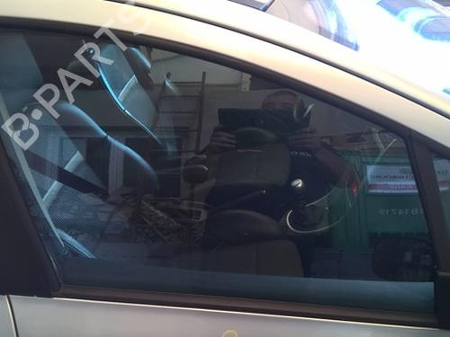 front-right-door-window-peugeot-307-3ac-2000-2001-2002-2003-2004-2005-2006-2007-2008-2009-2010-2011-2012-40498799 main image
