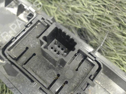 Used Right front window switch Right front window switch RENAULT SCÉNIC III (JZ0/1_) 1.5 dCi (106 hp) 20885224 20885224