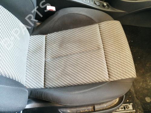 Right front seat SEAT LEON (1P1) 1.6 TDI | BP26709423C16 