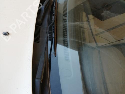 Used Front windshield wiper arm NISSAN MICRA II (K11) 1.0 i 16V (54 hp) 26178753