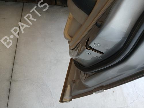 Used Front right lock NISSAN X-TRAIL I (T30) 2.2 Di 4x4 (114 hp) 28094061