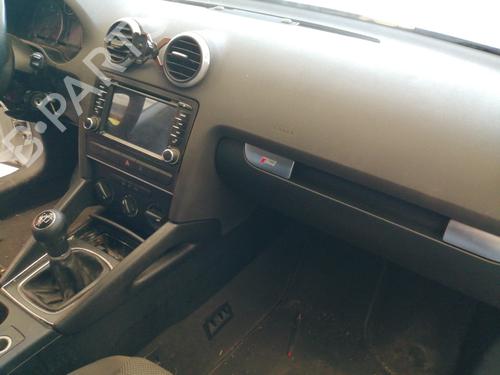Used Dashboard Dashboard AUDI A3 Sportback (8PA) 1.9 TDI (105 hp) 27149605 27149605