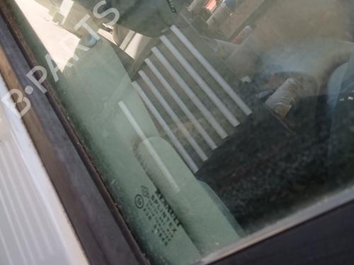 front-left-quarter-glass-renault-scenic-ii-jm01_-2003-2004-2005-2006-2007-2008-2009-2010-36442228 main image