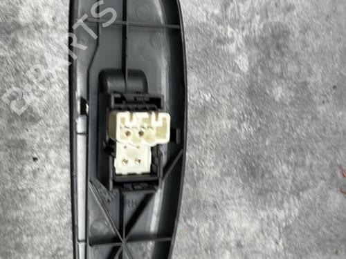 Right front window switch TOYOTA YARIS (_P1_) 1.4 D-4D (NLP10_, NLP10R) | BP29359174I26 
