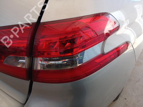 Used Right taillight Right taillight PEUGEOT 308 SW II (LC_, LJ_, LR_, LX_, L4_) 1.2 THP 110 (110 hp) 33606750 33606750