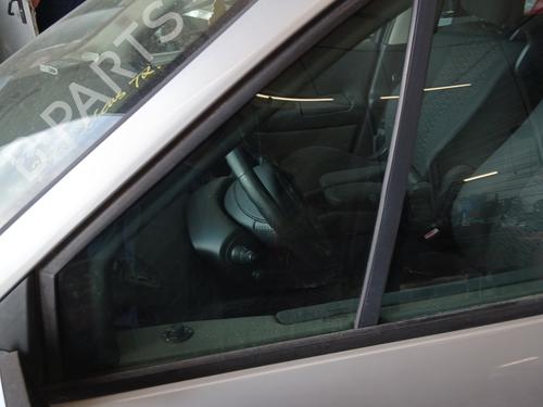 front-left-quarter-glass-renault-scenic-ii-jm01_-2003-2004-2005-2006-2007-2008-2009-2010-32671370 main image