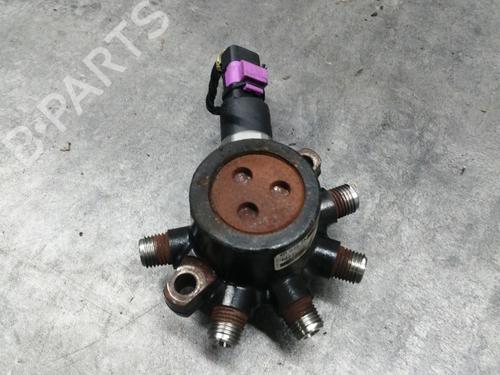 Used Injection rail FORD FOCUS I (DAW, DBW) 1.8 TDCi (100 hp) 24799130