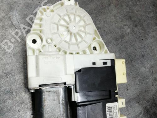 Rudehejsemotor forskærm venstre PEUGEOT 307 (3A/C) 1.6 HDi (90 hp) 27998188