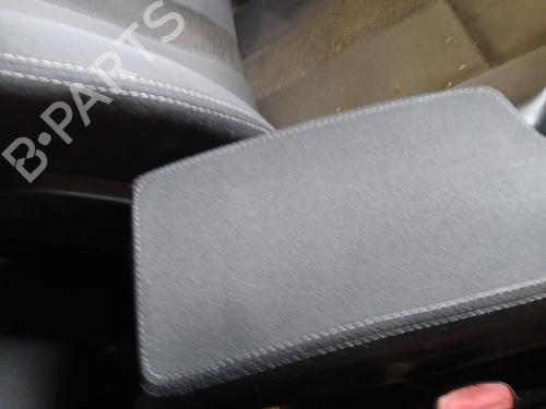 Used Armrest / Center console Armrest / Center console RENAULT MEGANE III Hatchback (BZ0/1_, B3_) 1.5 dCi (BZ09, BZ0D, BZ1W, BZ29, BZ14) (110 hp) 32981838 32981838