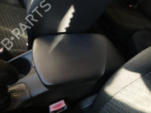 Used Armrest / Center console PEUGEOT 308 SW I (4E_, 4H_) 1.6 HDi (109 hp) 30083300