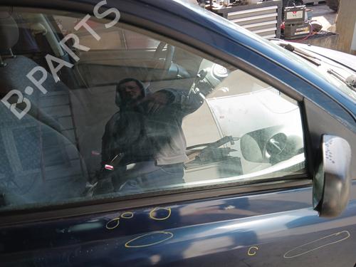 front-right-door-window-toyota-yaris-_p1_-1999-2000-2001-2002-2003-2004-2005-33116264 main image