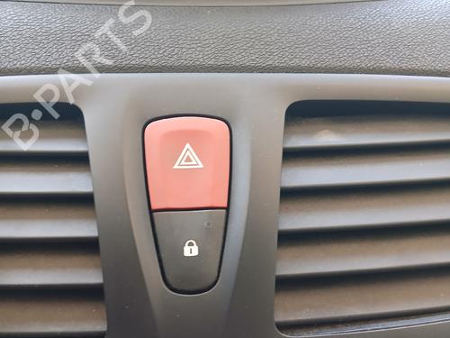 warning-switch-renault-megane-iii-coupe-dz01_-2008-2009-2010-2011-2012-2013-2014-2015-2016-36140986 main image