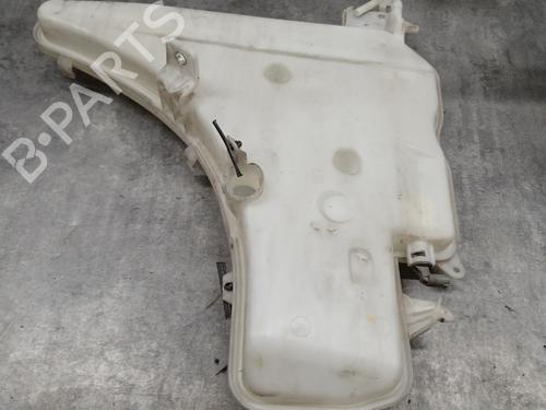 Used Windscreen washer tank BMW 3 Coupe (E92) 330 d (231 hp) 28952738