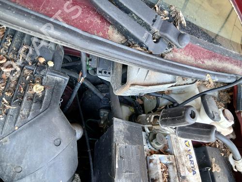Used Front wiper motor Front wiper motor RENAULT TWINGO I (C06_) 1.2 (C063, C064) (55 hp) 36414798 36414798