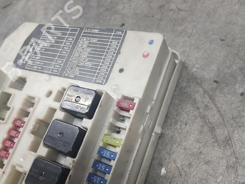 Used Fuse box Fuse box 38437910 38437910