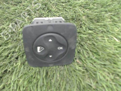 Used Switch Switch RENAULT SCÉNIC III (JZ0/1_) 1.9 dCi (JZ0J, JZ1J, JZ1K, JZ1S) (131 hp) 20881768 20881768