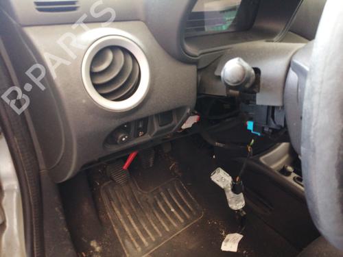 Salpicadero Salpicadero CITROËN C2 (JM_) 1.1 (60 hp) 26125739 26125739