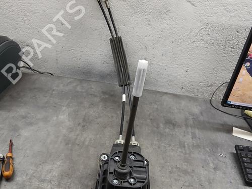 Used Gear lever Gear lever RENAULT CLIO III (BR0/1, CR0/1) 1.5 dCi (C/BR0G, C/BR1G) (68 hp) 34415141 34415141