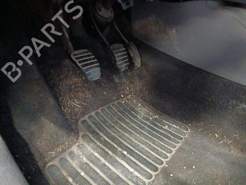 Used Clutch pedal RENAULT CLIO II (BB_, CB_) 1.4 16V (B/CB0P, BB13) (98 hp) 32115636