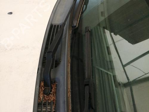 Front windshield wiper arm VOLVO V40 Estate (645) 1.6 | BP24402741C143 