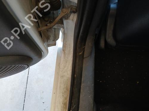 Dørhængsel/Dørbegrænser RENAULT CLIO II (BB_, CB_) 1.2 (BB0A, BB0F, BB10, BB1K, BB28, BB2D, BB2H, CB0A,... (58 hp) 28509692