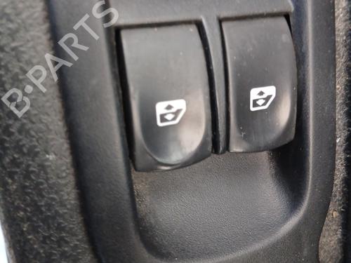 Comutador vidro frente esquerdo Comutador vidro frente esquerdo RENAULT MODUS / GRAND MODUS (F/JP0_) 1.5 dCi (FP0F, JP0F) (86 hp) 36009762 36009762
