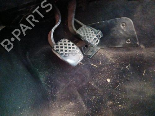 Used Clutch pedal AUDI 80 B4 Saloon (8C2) 1.9 TDI (90 hp) 29528691